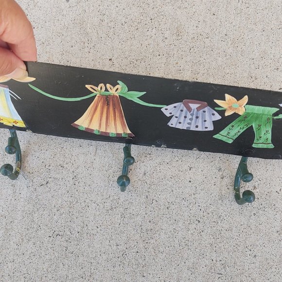 3 Metal Hooks Wall Mounted Rack Hand Painted Skirt Flower Garden Hanger Keys Hat - Picture 3 of 8